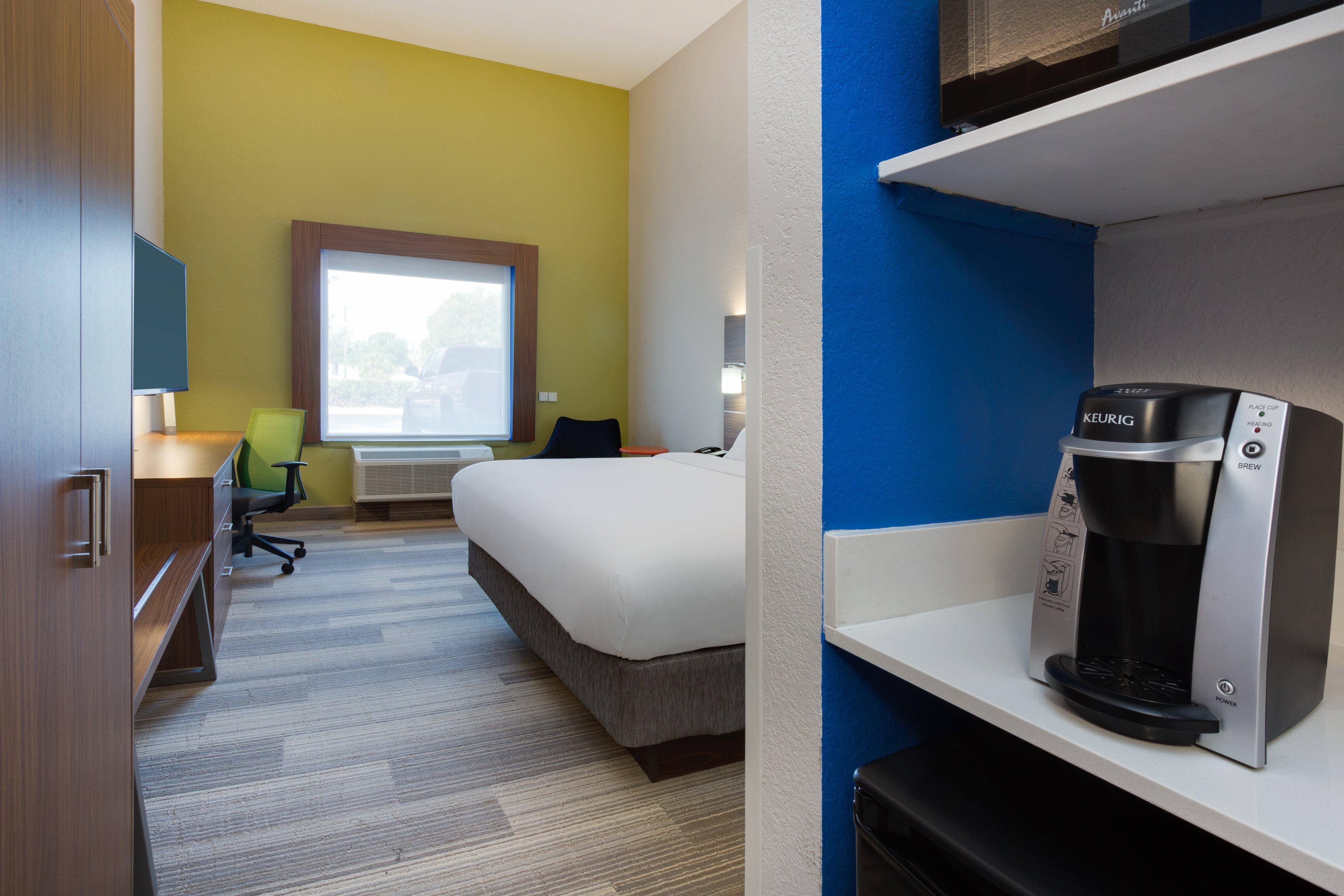 Holiday Inn Express Hotel & Suites Tampa-Fairgrounds-Casino By Ihg Exterior photo