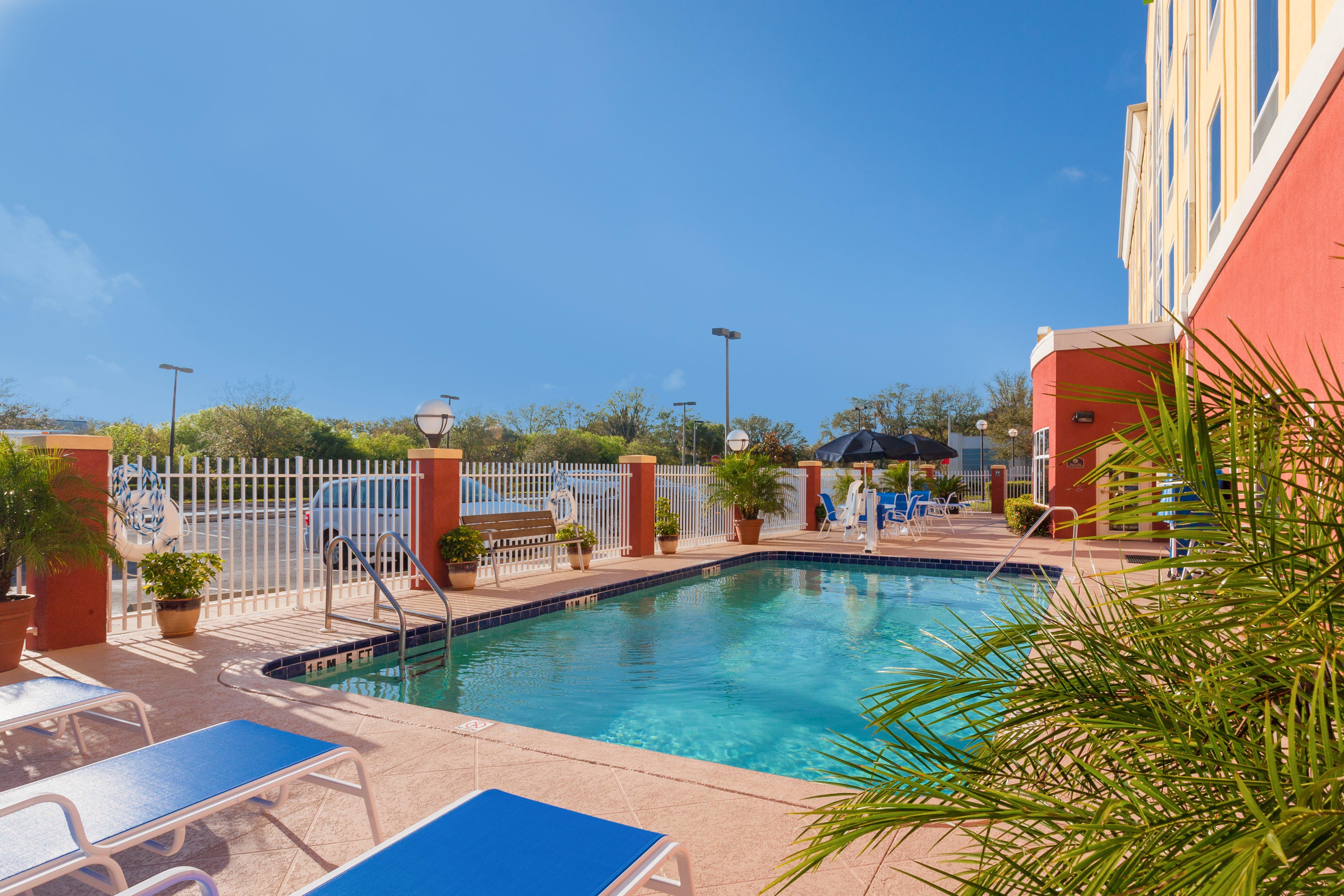 Holiday Inn Express Hotel & Suites Tampa-Fairgrounds-Casino By Ihg Exterior photo